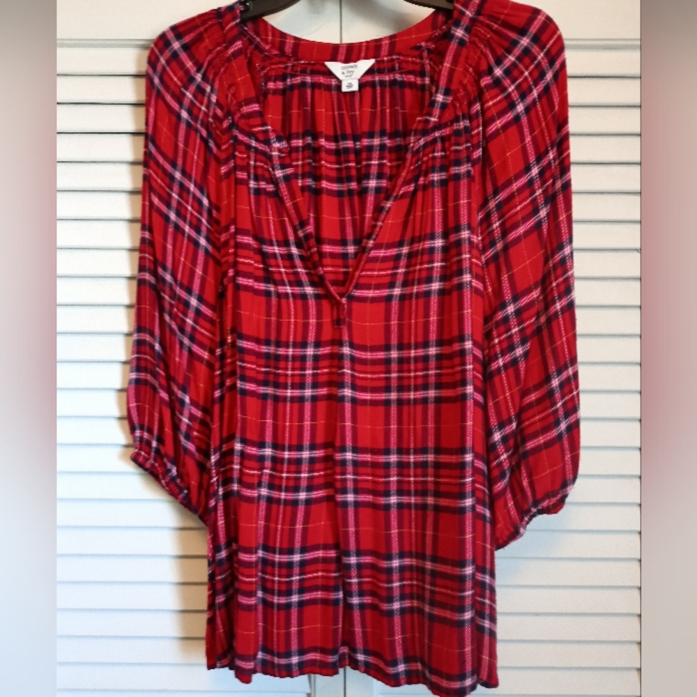 👑🎄 Like New - Crown & Ivy Christmas Plaid V-Neck 3/4 Sleeve Blouse (2X)🎄👑
